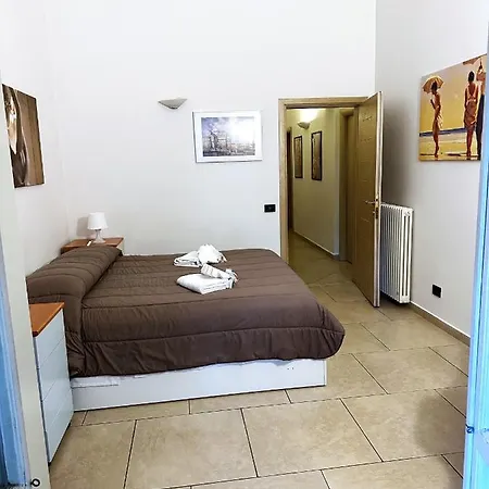 Guest house Camera Doppia - Low Cost Con Bagno Privato