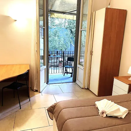 Guest house Camera Doppia - Low Cost Con Bagno Privato *