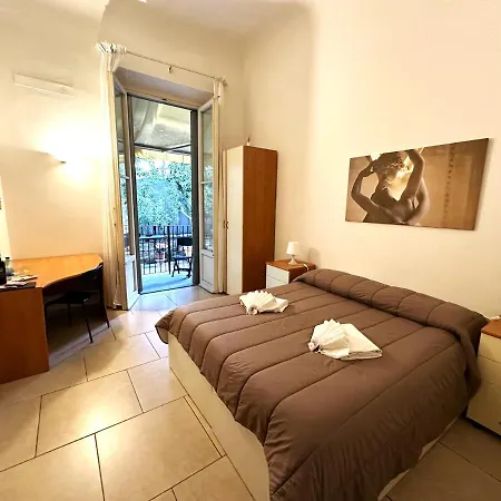 Guest house Camera Doppia - Low Cost Con Bagno Privato Florence